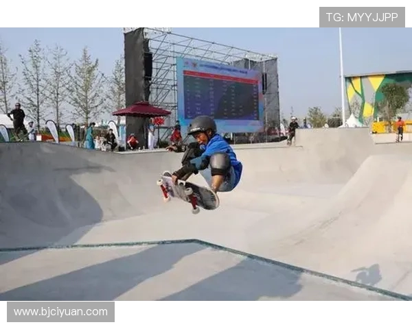 成都滑板队在极限运动嘉年华中以87分稳居积分榜首位