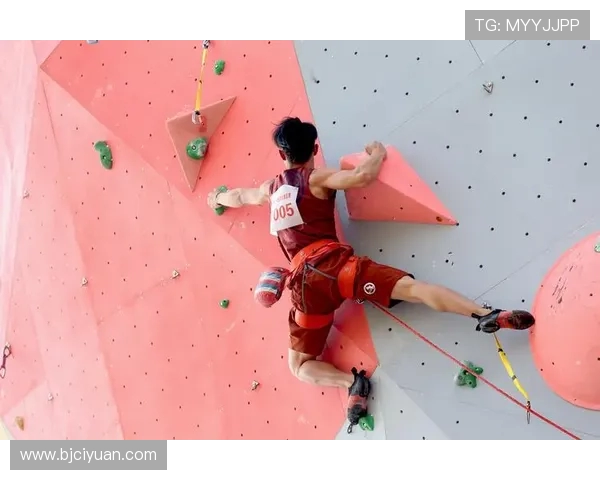 武汉攀岩队在全国攀岩状态排行榜中荣获第八名的佳绩引发关注
