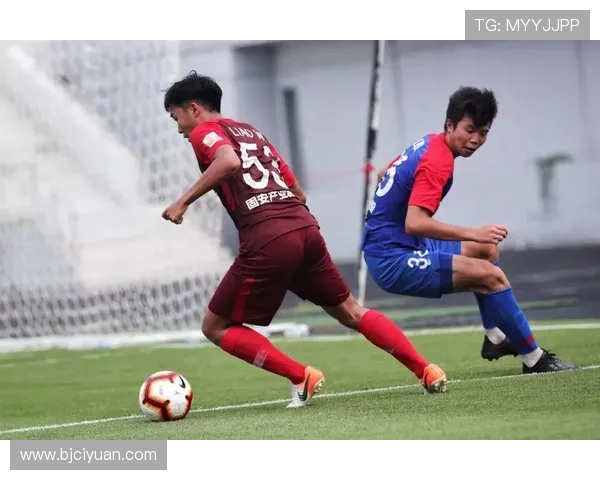 重庆足球队以69分稳居精英赛积分榜首位展现强劲实力