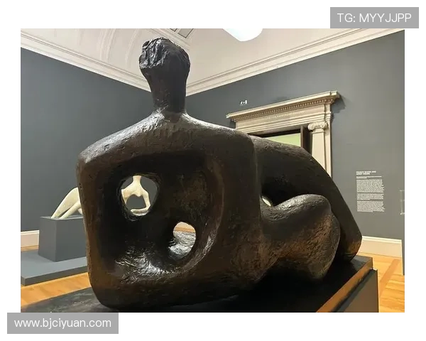 从亨利的传奇足迹看法国足球辉煌与现代前锋艺术 从亨利的传奇足迹看法国足球辉煌与现代前锋艺术